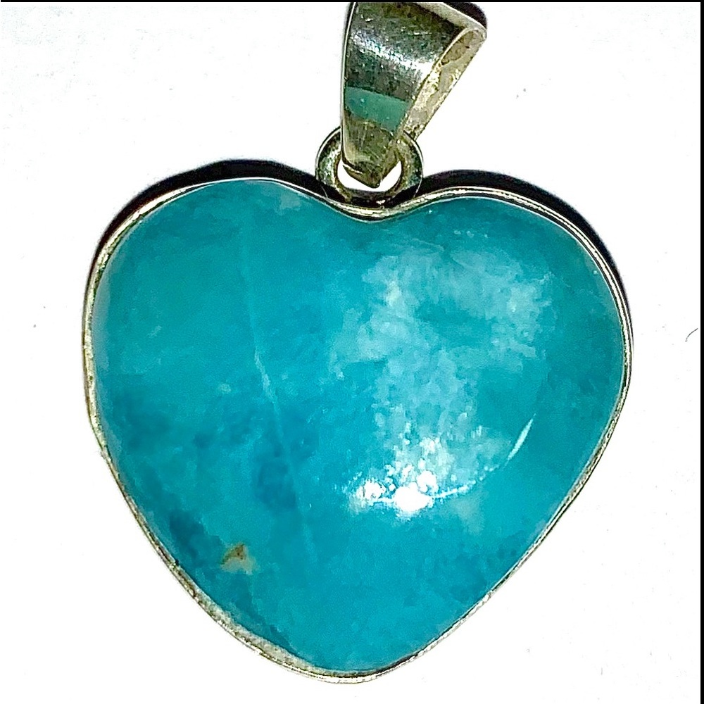 Laminar Pendant Dominican Republic. Free SS Chain with reasonable offer. - Picture 2 of 4